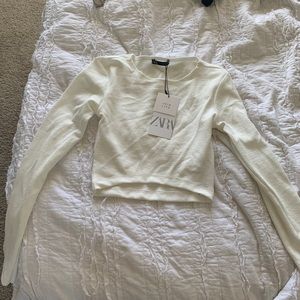 ZARA WHITE, LONG SLEEVE TEXTURED CROP TOP- Small
